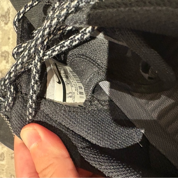 Nike Black Sneakers with White Laces - Picture 3 of 3